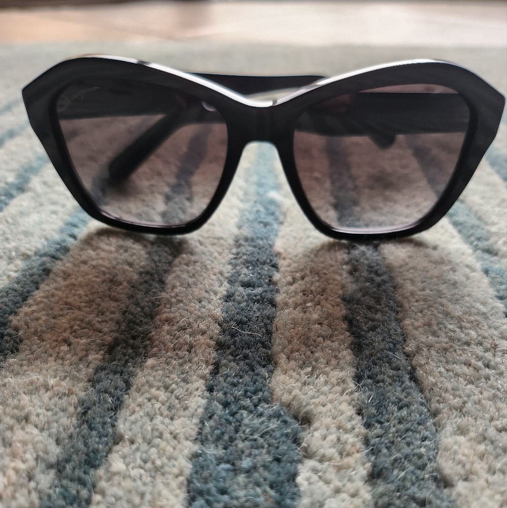 *SALE! NWT Salvatore Ferragamo Sunglasses SF894S 55-17-140